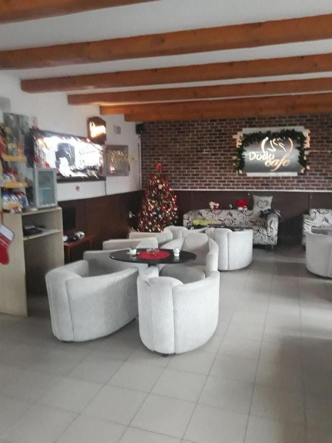 Pensiunea Dodo Patarlagele Buitenkant foto